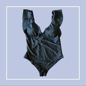 Black Ruffle Plunging V-neck Swimsuit —L